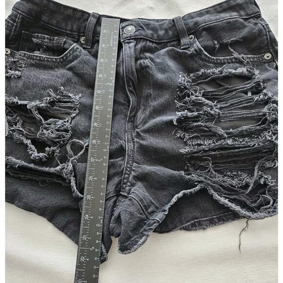 AMERICAN EAGLE Cross Waist Mom High Rise Shorts Distressed Black Size 10 - Picture 4 of 9